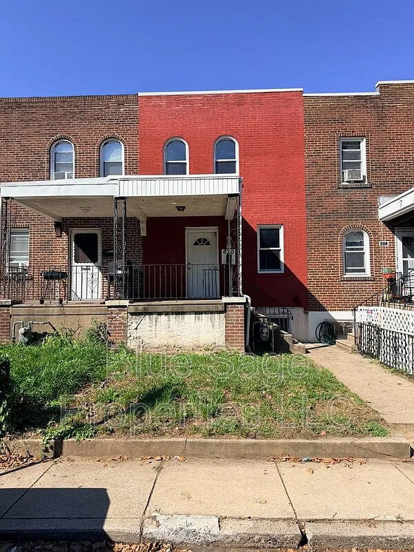 2 bed, 1.0 bath, 818 sqft, $1,395 — Photo 1