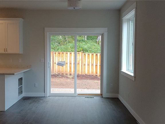 4th image of 1824 197th Ave SW