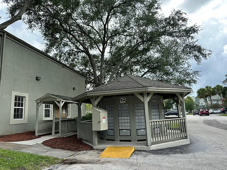 6052 Westgate Dr #203 — Photo 18