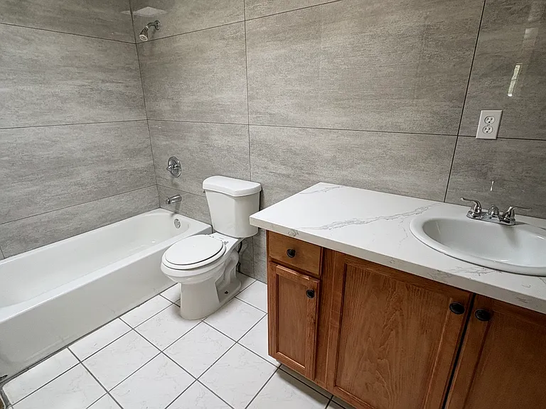 120 E Glenn St — Photo 10