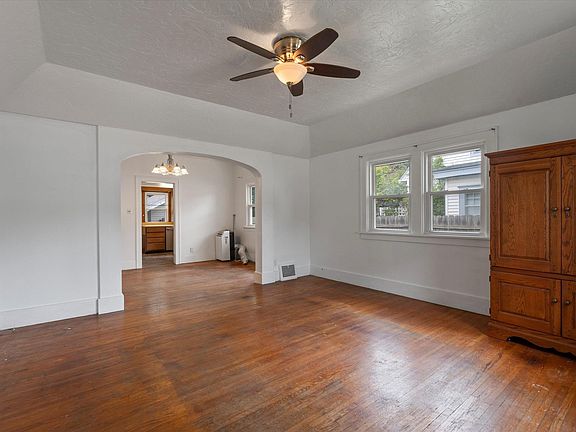 4th image of 169 Simpson Ave