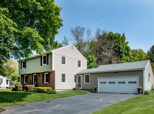 13 Wentworth Ave, Hampton, NH 03842