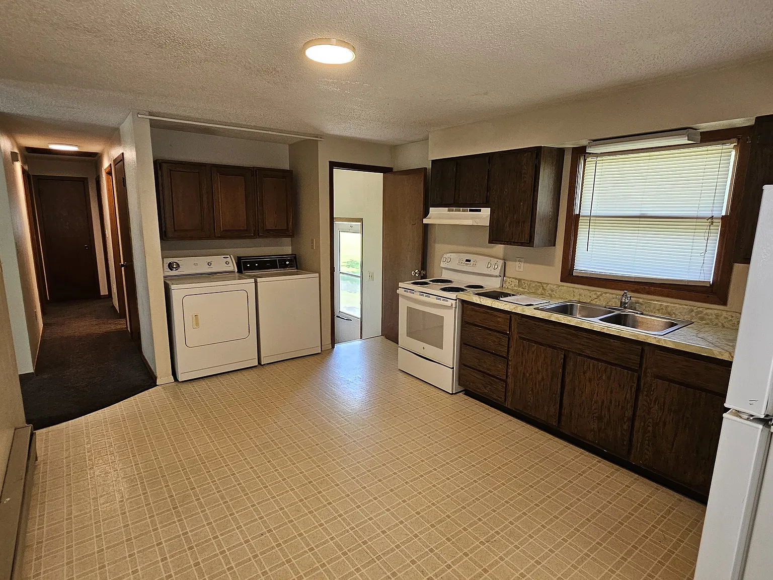 310 Harvey Dunn St — Photo 4