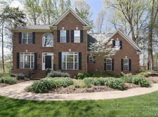 6401 Hollow Oak Dr, Mint Hill, NC 28227