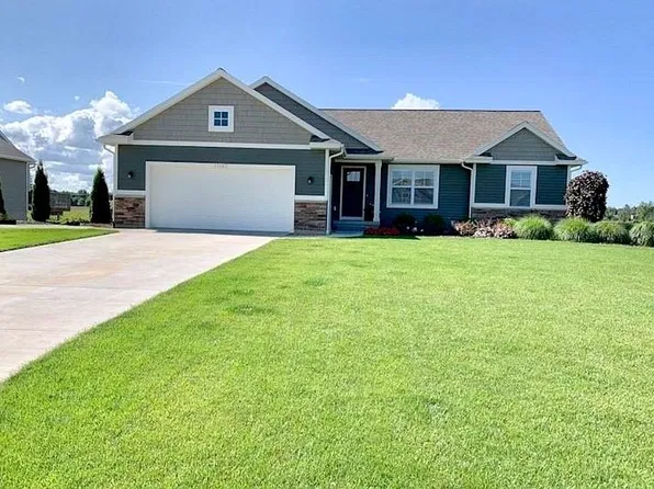 11682 Olive Lake Dr, West Olive, MI 49460