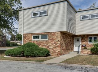 2202 E Lincoln St #7, Bloomington, IL 61701