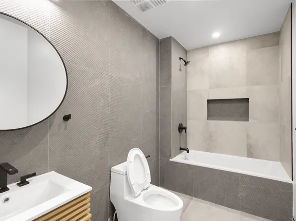 87 Carlton Avenue image 15 of 21