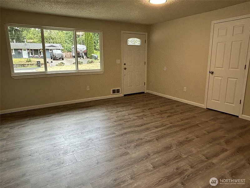 3rd image of 7812 Greenridge Street SW