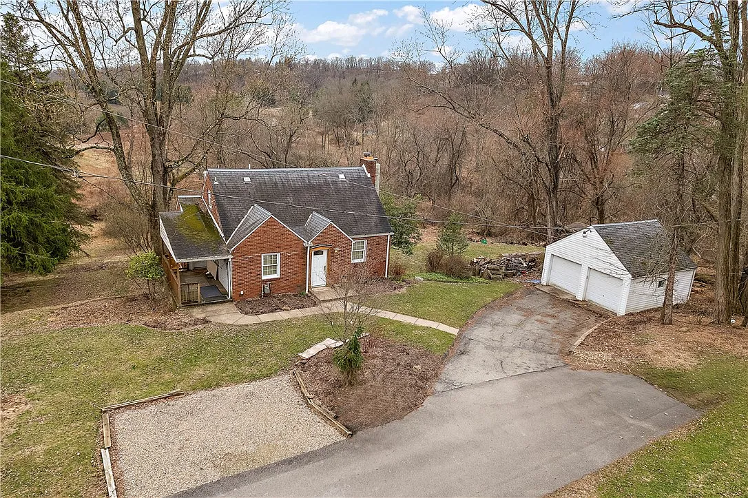 2 Beulah Ln photo 1