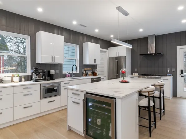 41 Central Ave #1, Newtonville, MA 02460
