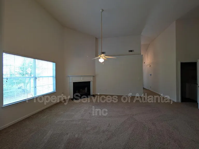 2047 Mulberry Ln — Photo 10