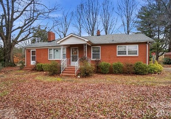 3rd image of 3704 Weddington Rd