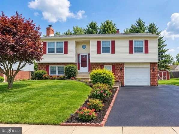 420 Kristine Ct, Upper Chichester, PA 19061