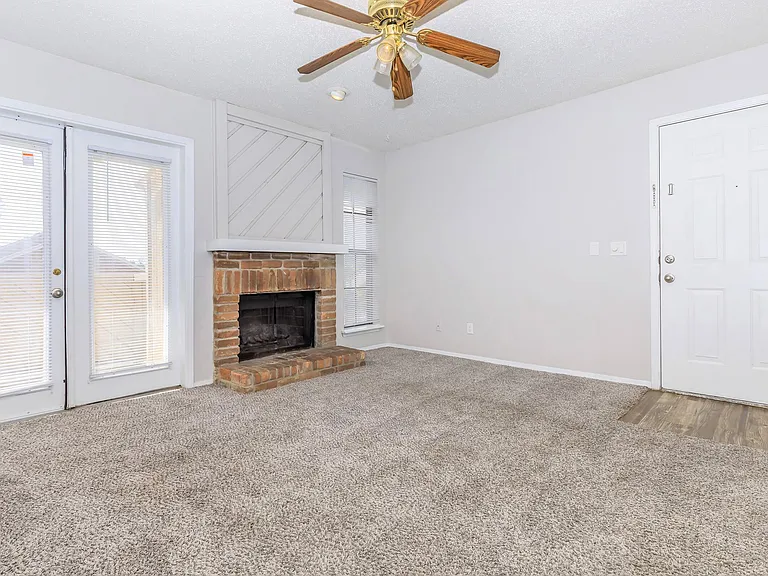 Lincoln Glens Apartments — Photo 33