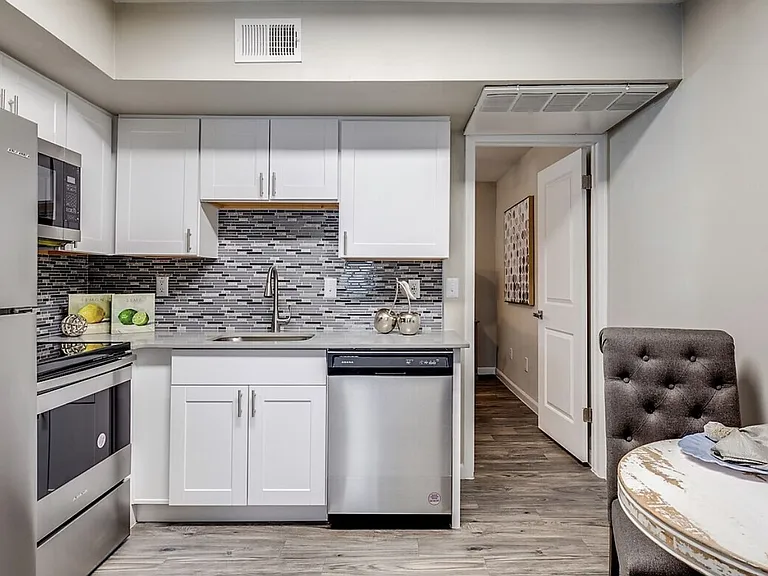 Escondido Apartments — Photo 26