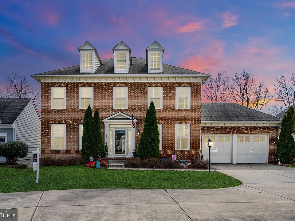 1st image of 1214 Pickett Cir