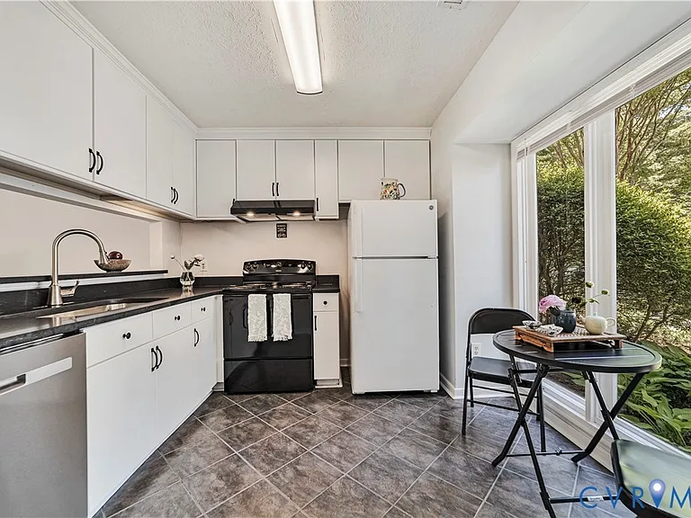2716 Schooner Ct — Photo 5