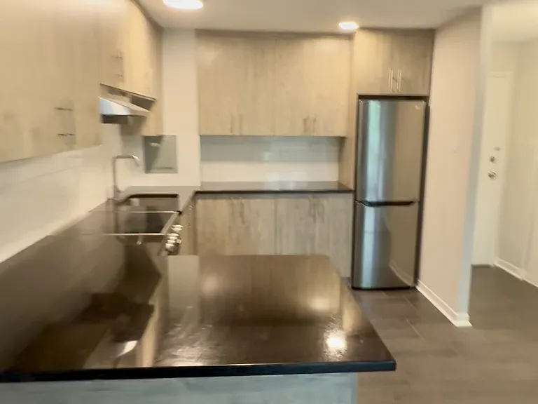 200 Pretoria Ave — Photo 21