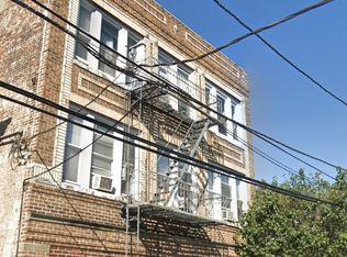 138 71st St APT 3, Guttenberg, NJ 07093