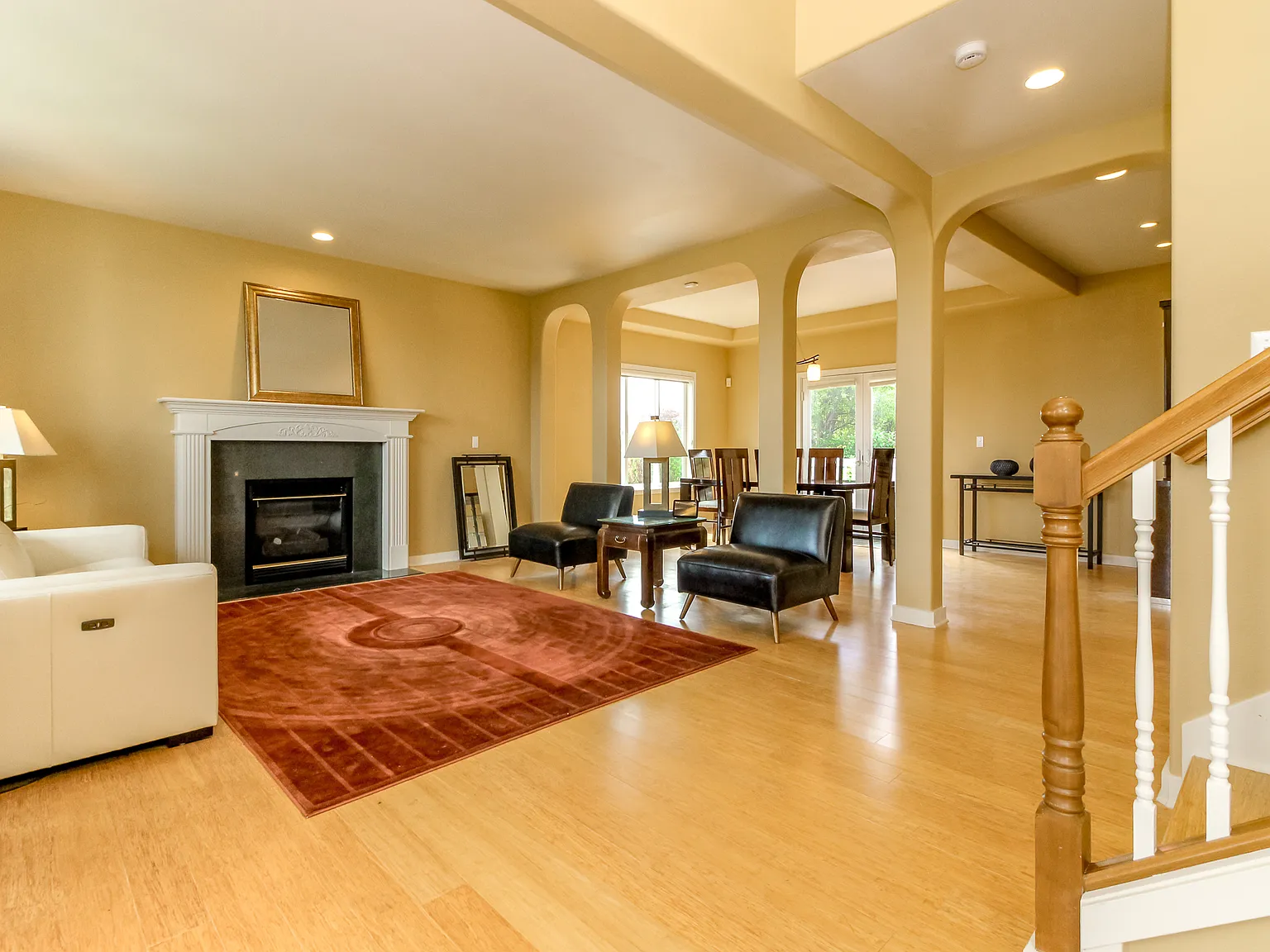 4 bed, 2.5 bath, 2936 sqft, $4,800 — Photo 4