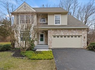 8 Lehigh Ct, Princeton, NJ 08540