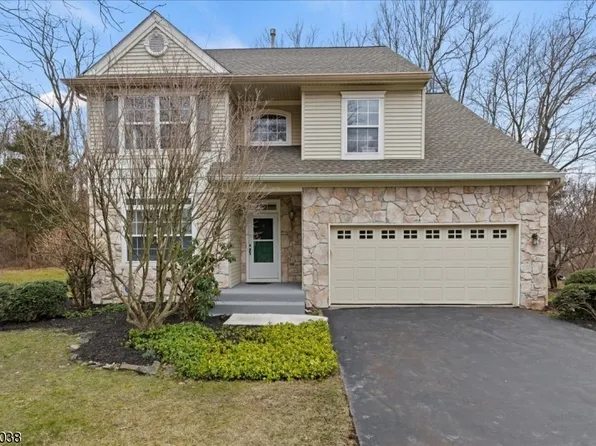 8 Lehigh Ct, Montgomery Twp., NJ 08540