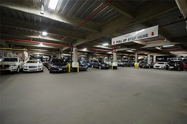 Sold by R New York | media 20