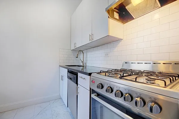 Rented by REAL New York | media 32