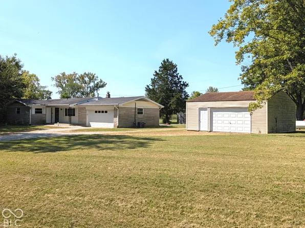 8611 N 700 W, Fountaintown, IN 46130