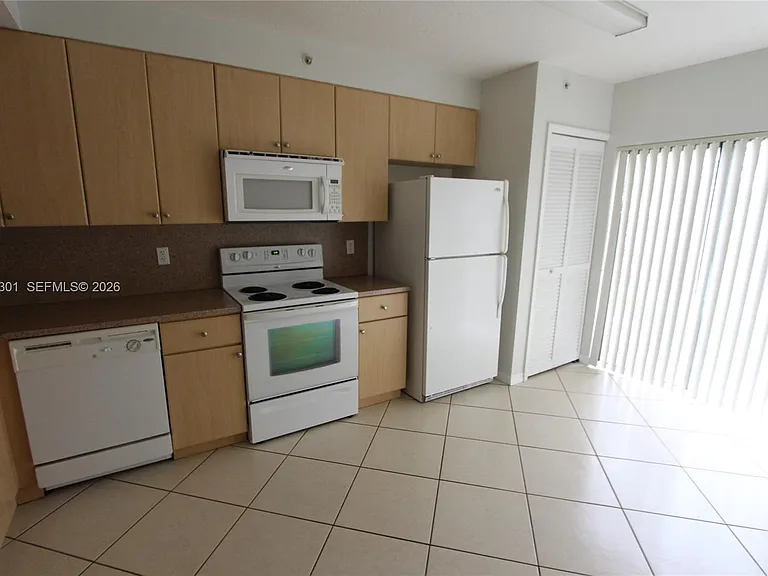 22931 SW 88th Pl #105 — Photo 4