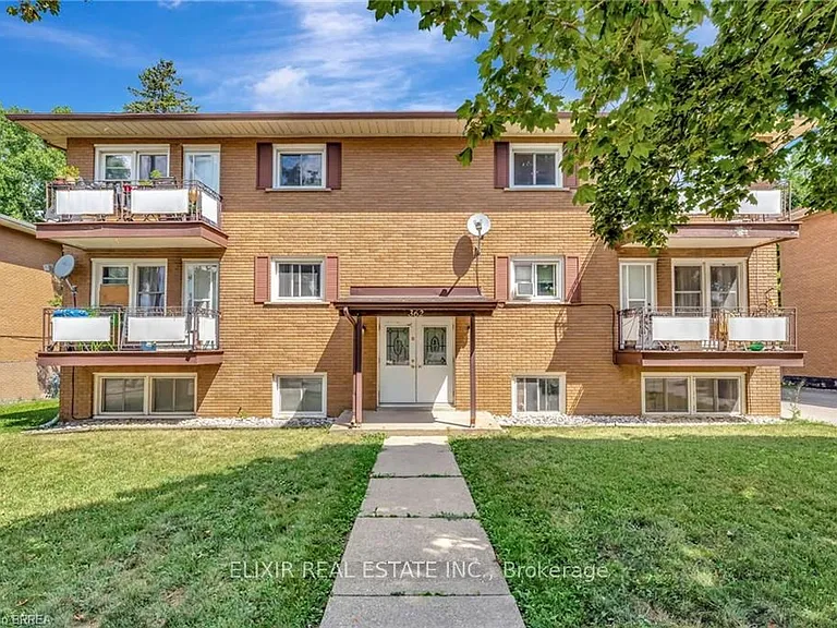 362 Grey St #3 — Photo 1