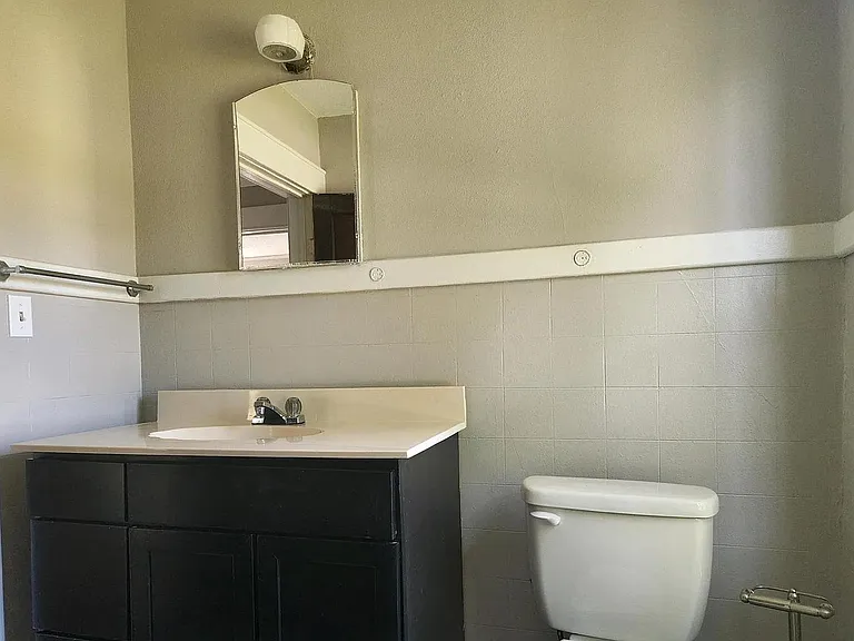 501 NW Main St — Photo 6