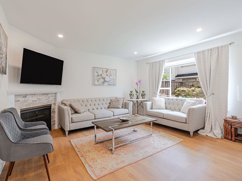 1st image of 901 W 17th St #16