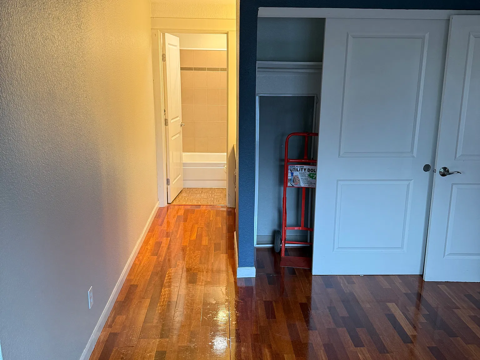 2 bed, 940 sqft, $2,500 — Photo 4