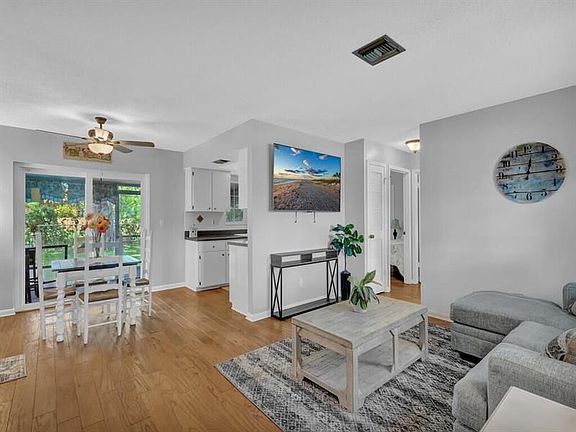 4th image of 2380 6th St