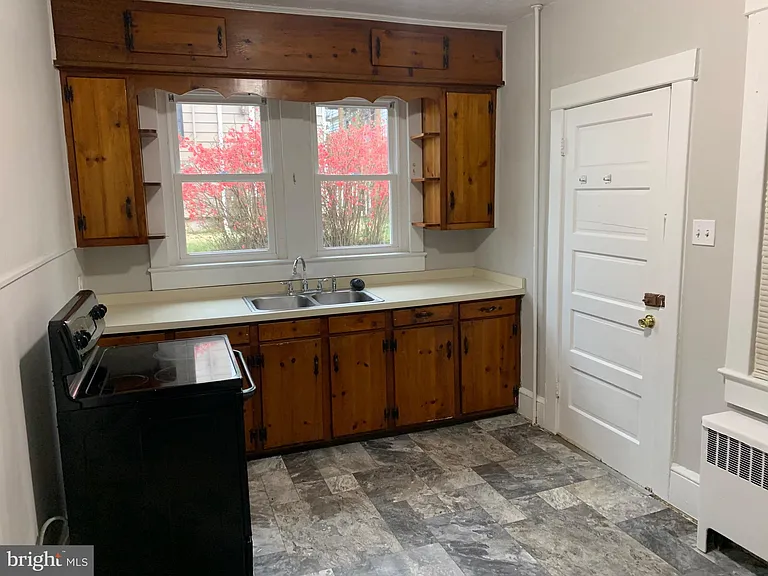 559 Hillman Dr — Photo 4