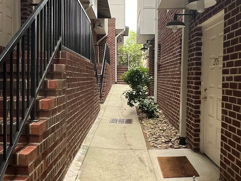 400 W Rosemary St #106 — Photo 11