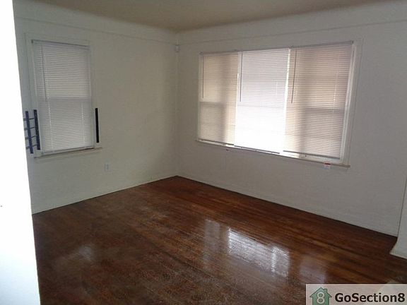 3rd image of 19624 Wexford St