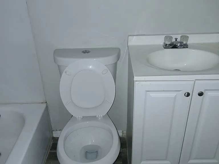 2107 Avenue L #D — Photo 8