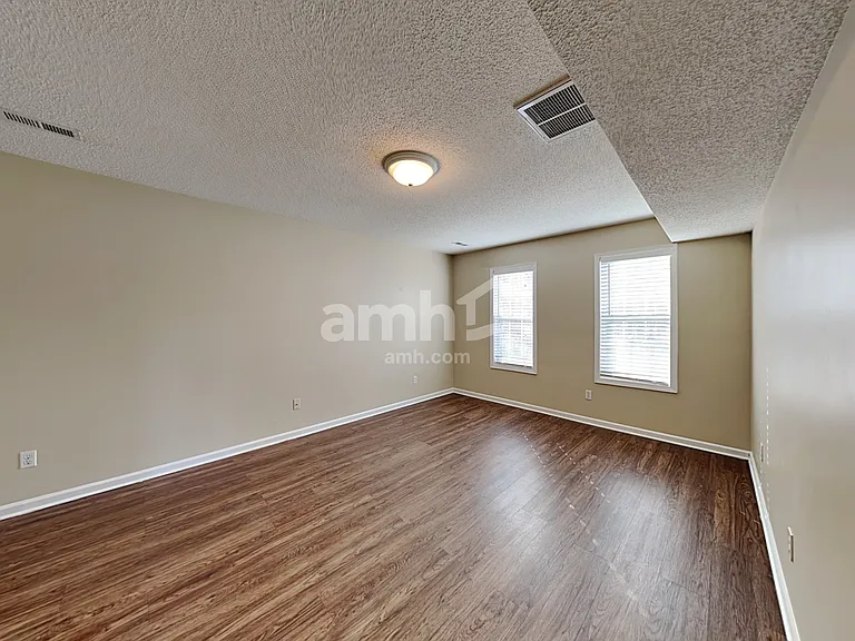 8111 Kingston Dr — Photo 21