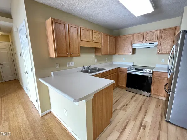 9112 Colony Village Ln, Raleigh, NC 27617