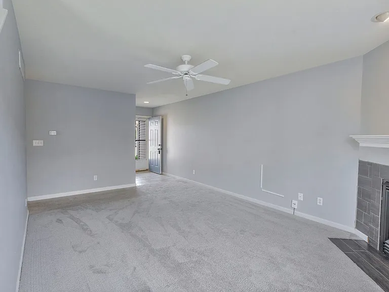3907 Balmoral Dr — Photo 10