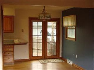 5th image of 348 Heather Ave