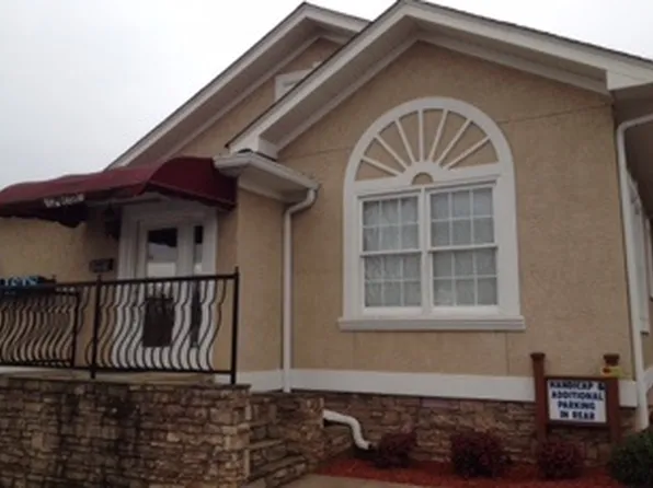 914 W Taylor St, Griffin, GA 30223