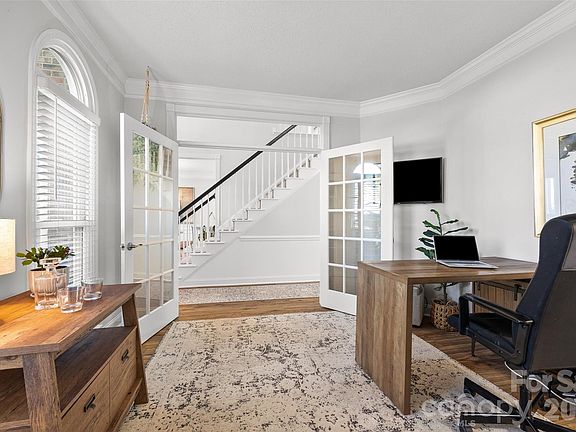 5th image of 8414 Newton Ln