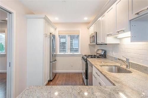 5th image of 508 Main St E