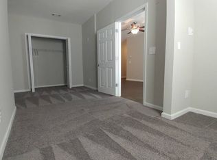 1300 Independence Place Dr APT 916, Hinesville, GA 31313