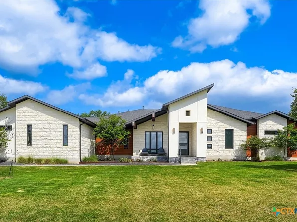 200 Quarter Horse Ln, Driftwood, TX 78619
