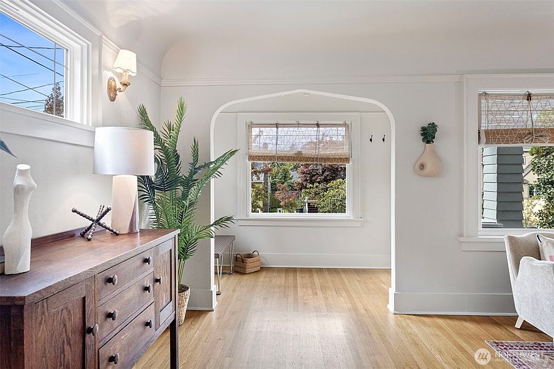 3rd image of 6228 26th Avenue NE
