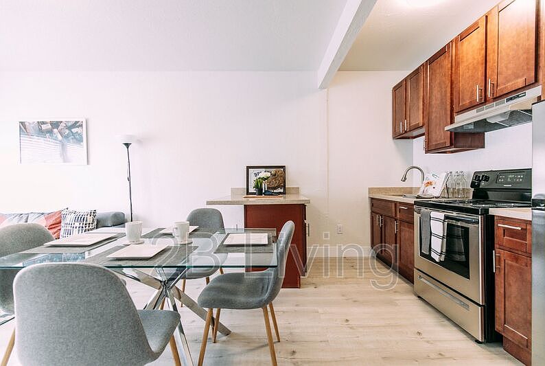 1st image of 1707 36th Ave #208